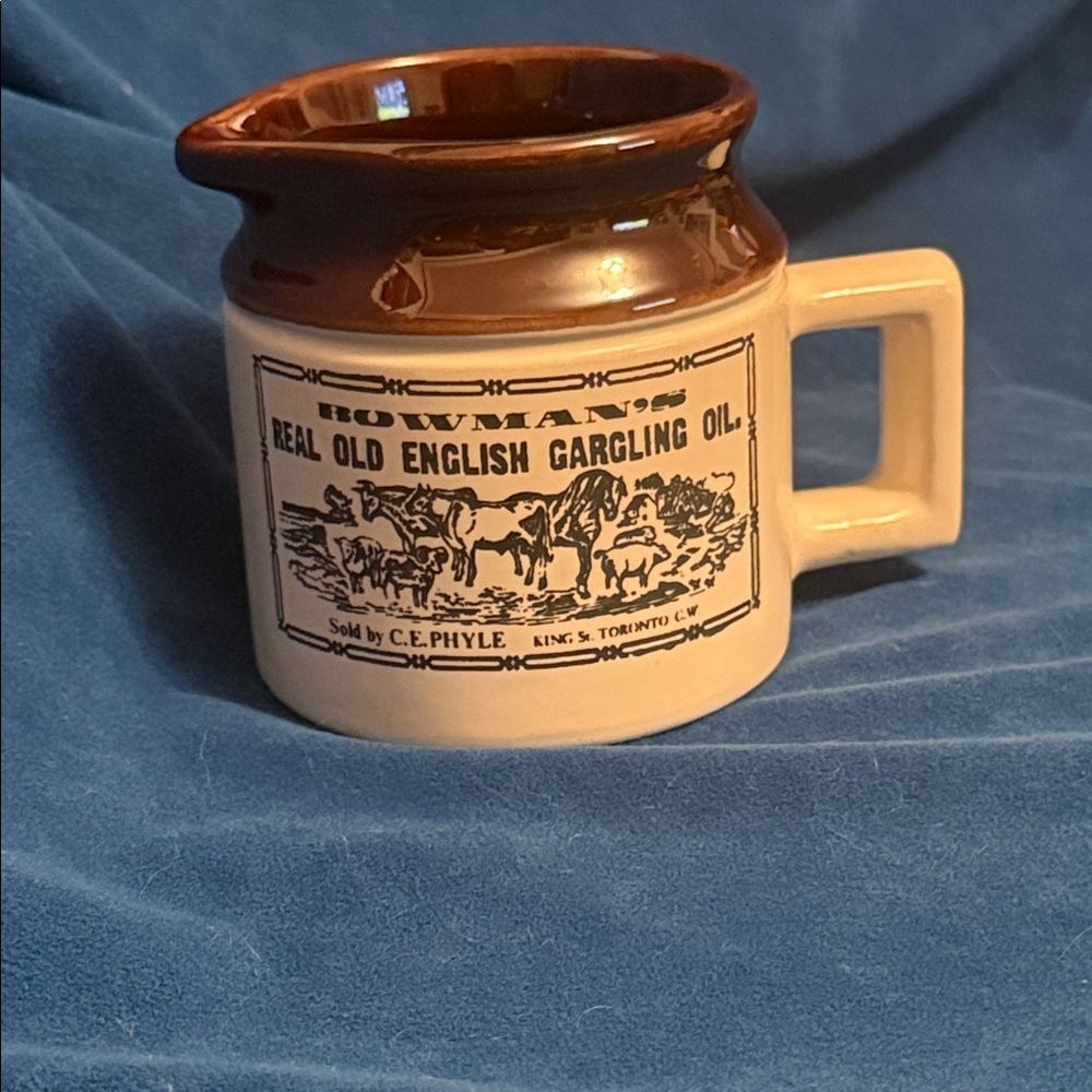Vintage Ceramic Gargling Oil Mug no chips no cracks in great condition